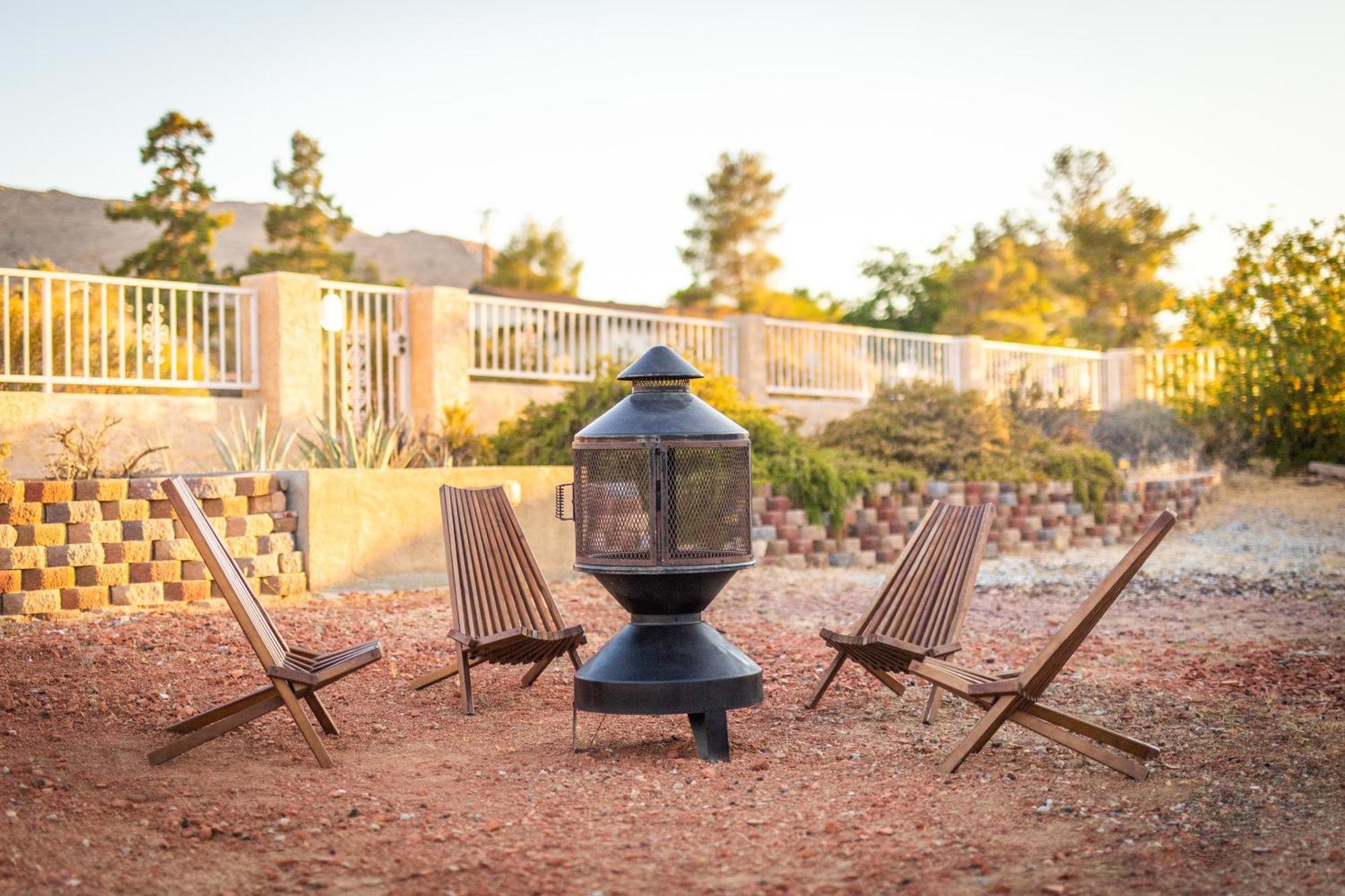 West Casa - Hot Tub, Stargazing Dome, King Bed, Level 2 Ev *