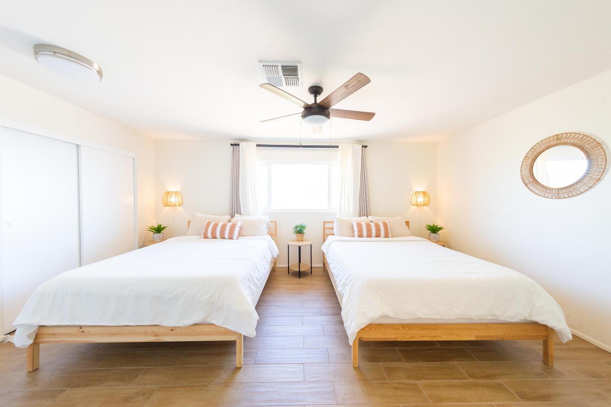 West Casa - Hot Tub, Stargazing Dome, King Bed, Level 2 Ev Holiday home *