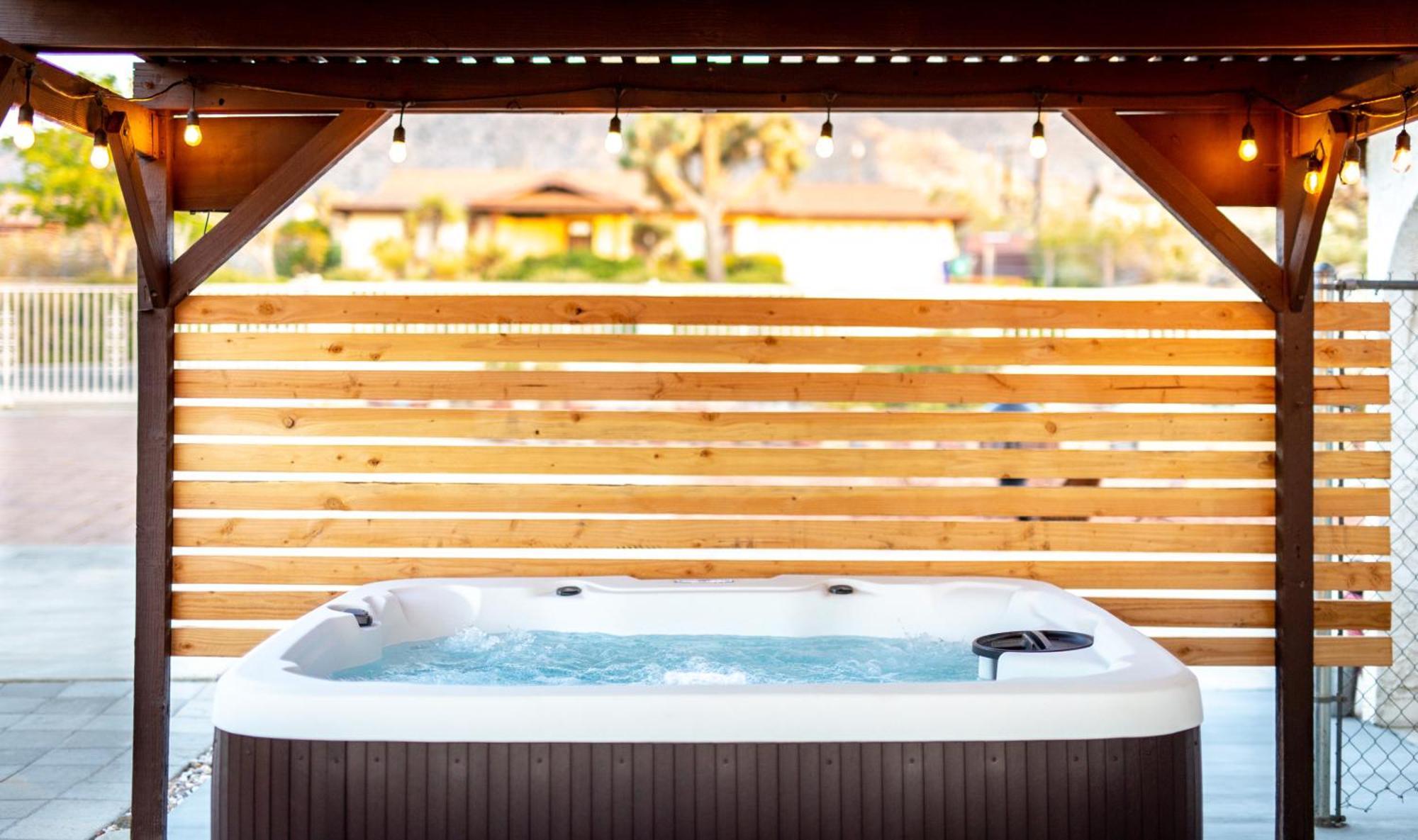Ferienhaus West Casa - Hot Tub, Stargazing Dome, King Bed, Level 2 Ev Joshua Tree
